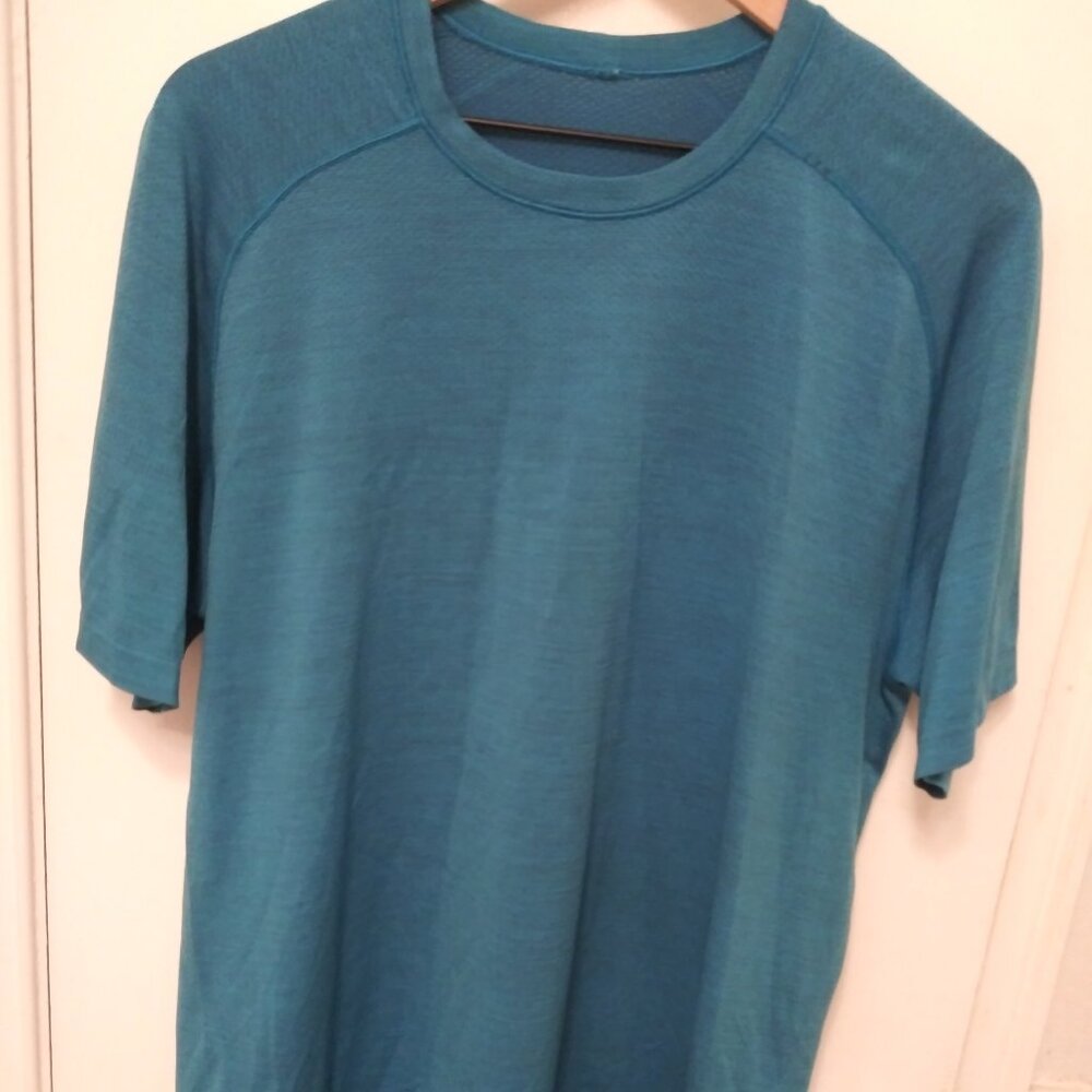 Lululemon Metal Vent Short Sleeve XL